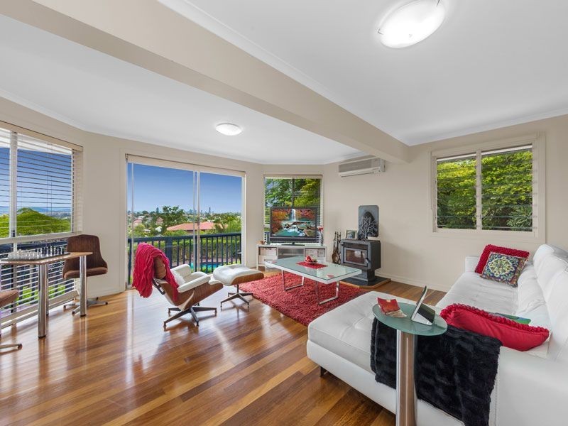 12 Buckland Street, Holland Park West QLD 4121
