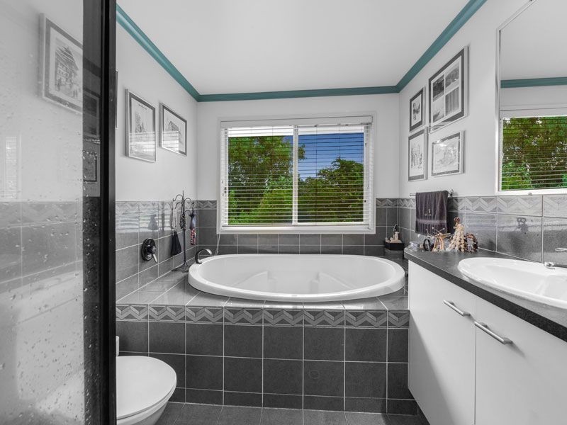 12 Buckland Street, Holland Park West QLD 4121