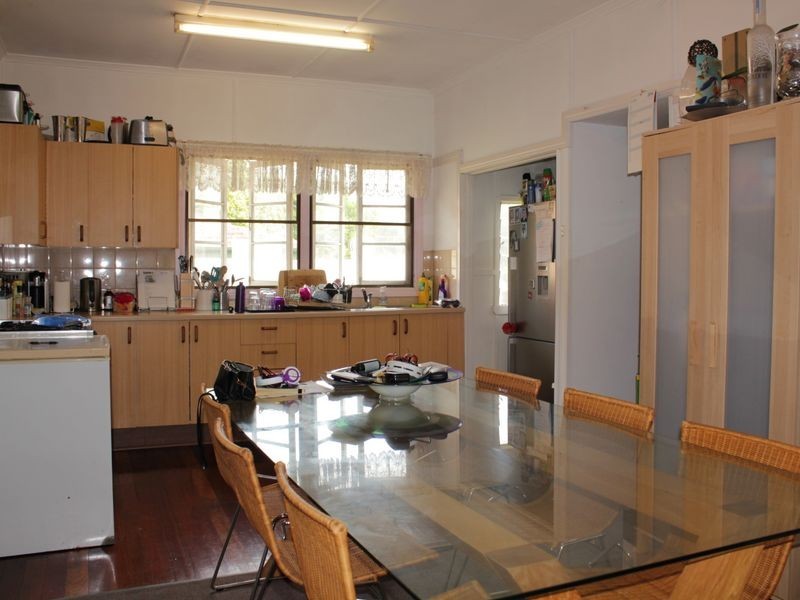 23 Roscoe Street, Holland Park QLD 4121