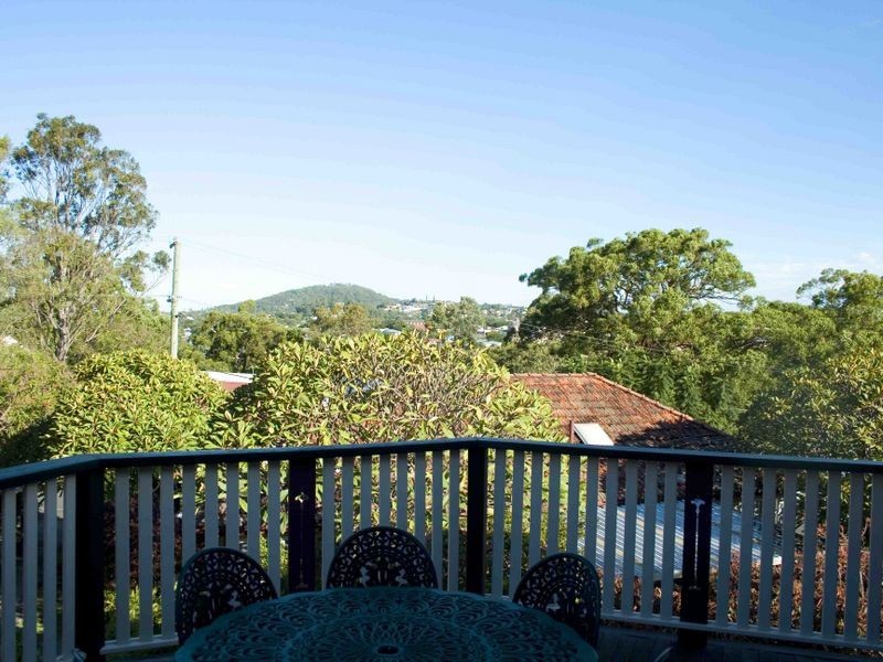 35 Percival Terrace, Holland Park QLD 4121