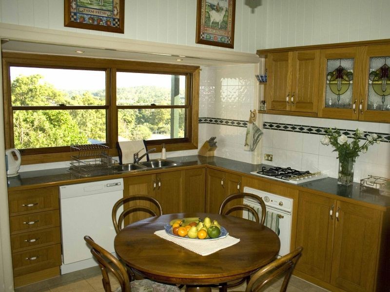 35 Percival Terrace, Holland Park QLD 4121