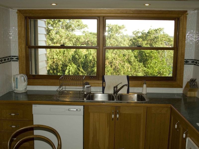 35 Percival Terrace, Holland Park QLD 4121