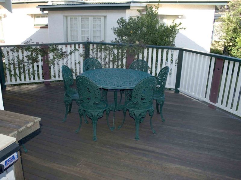 35 Percival Terrace, Holland Park QLD 4121