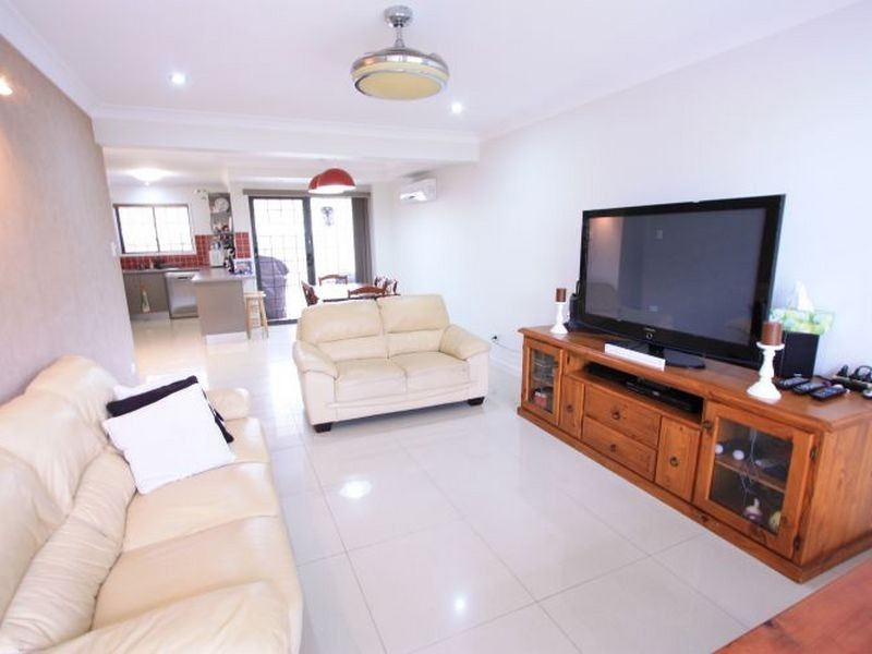 5/8 Charnwood St, Sunnybank Hills QLD 4109