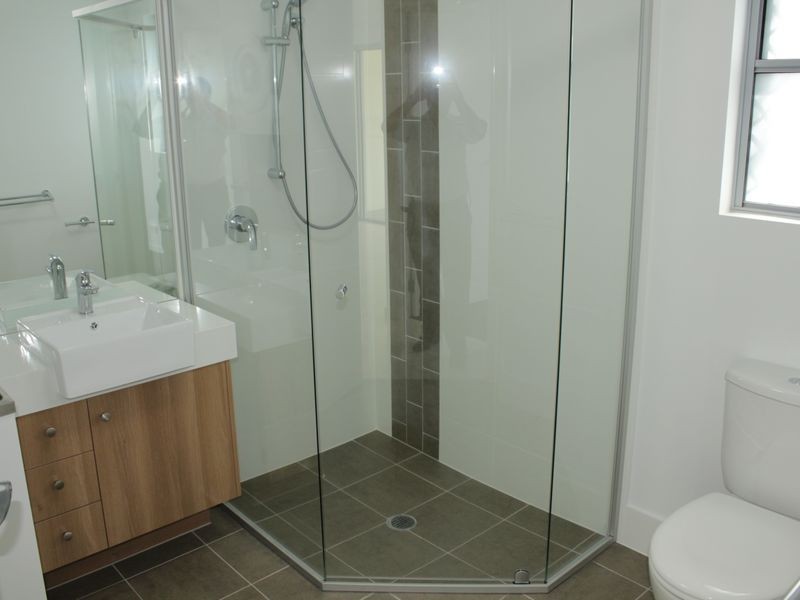 1/143 Cavendish Road, Coorparoo QLD 4151