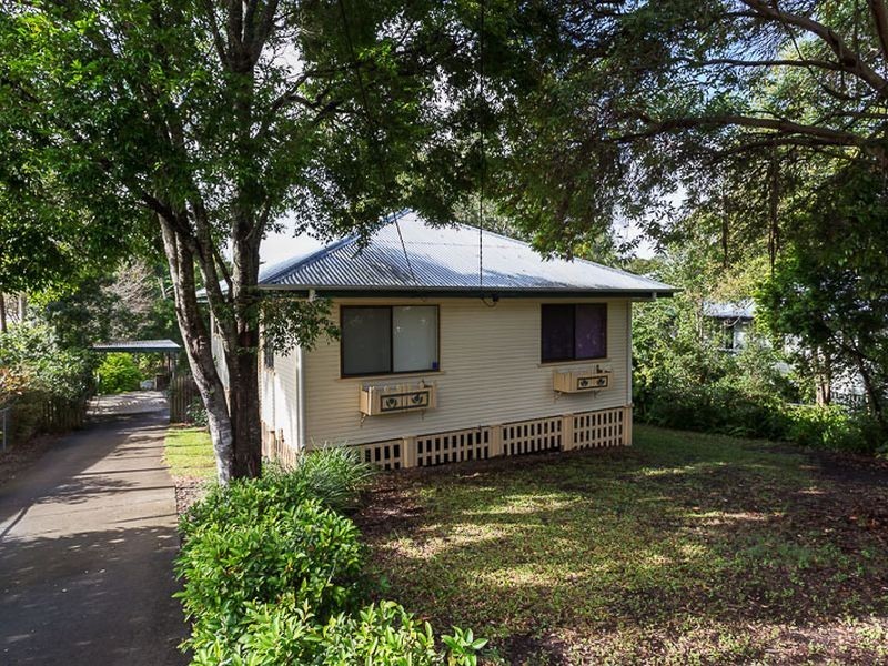 41 Turquoise St, Holland Park QLD 4121