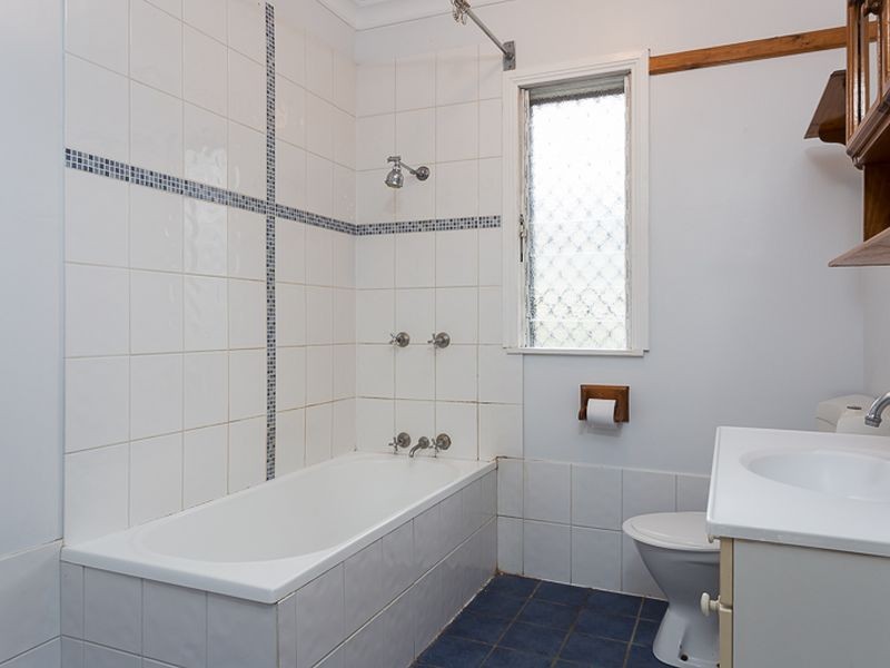 41 Turquoise St, Holland Park QLD 4121