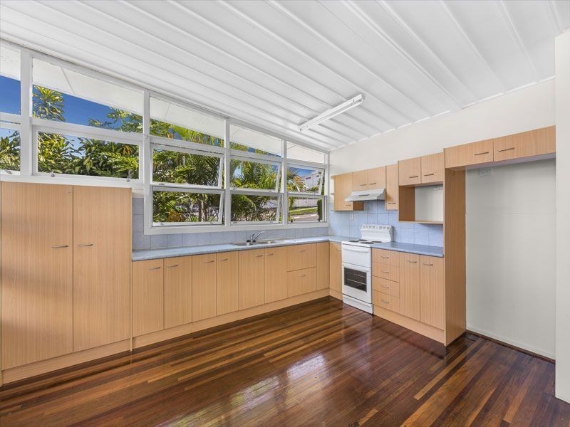 52 Stanley Road, Camp Hill QLD 4152