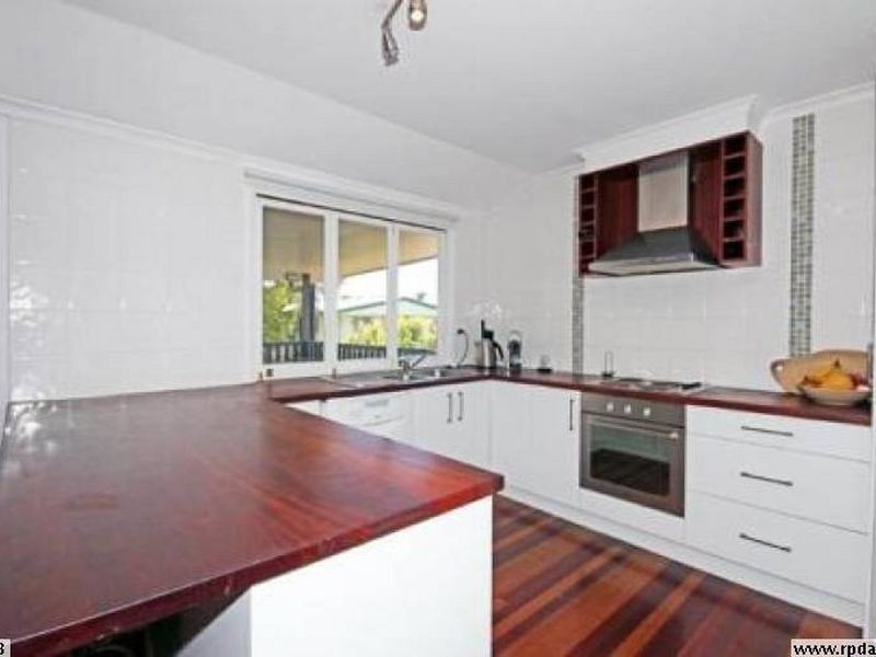 6 Mee Street, Carina QLD 4152