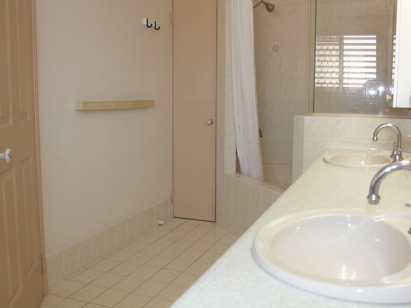 128 Stones Road, Sunnybank Hills QLD 4109