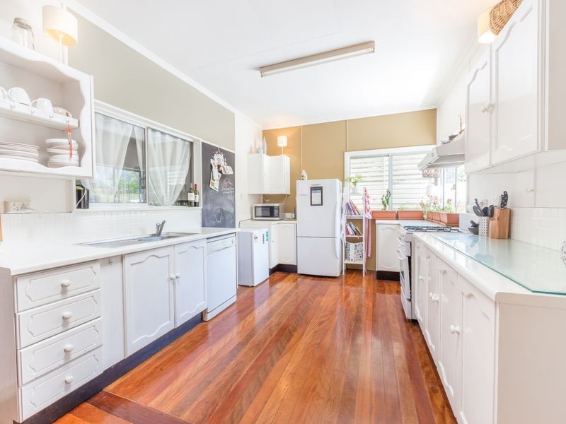 Room 4/18 Nurstead St, Camp Hill QLD 4152