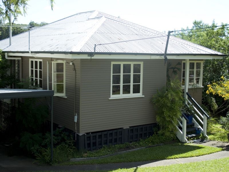 10 Carnelian Street, Holland Park QLD 4121