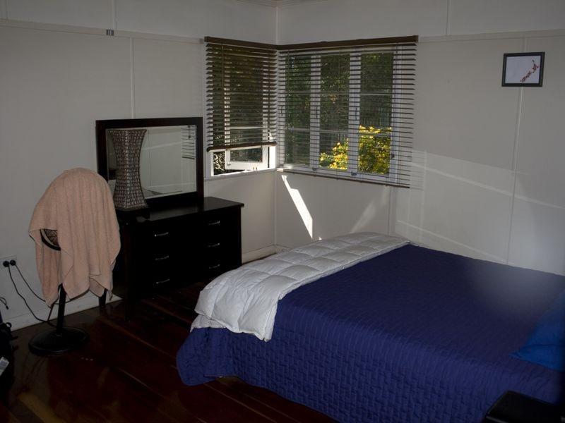 10 Carnelian Street, Holland Park QLD 4121