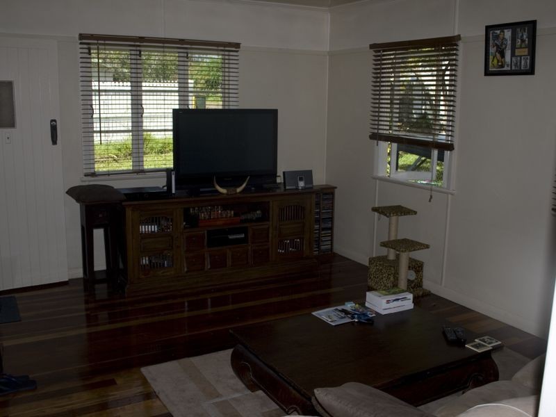 10 Carnelian Street, Holland Park QLD 4121