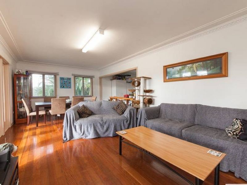 106 Marshall Rd, Holland Park West QLD 4121