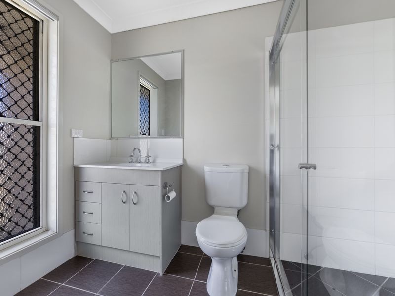 5 Gordon Drive, Bellbird Park QLD 4300