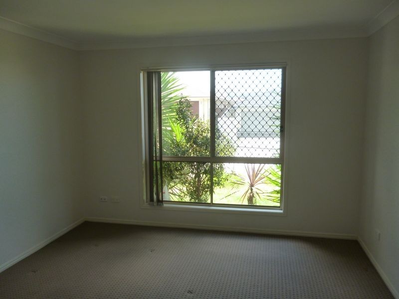 8 Harvey Pl, Calamvale QLD 4116