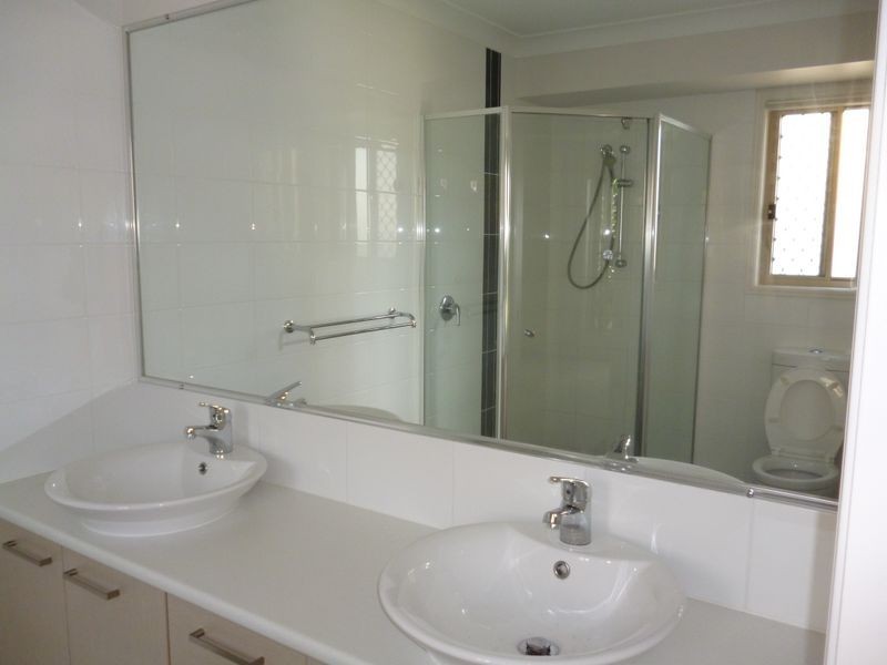 8 Harvey Pl, Calamvale QLD 4116