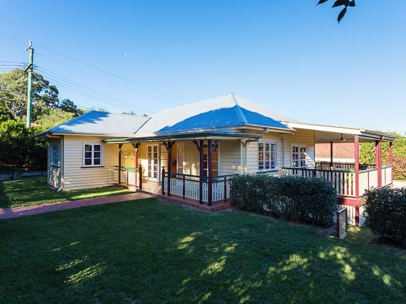 61 Provincial Road, Holland Park QLD 4121