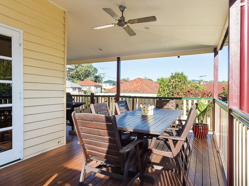 61 Provincial Road, Holland Park QLD 4121