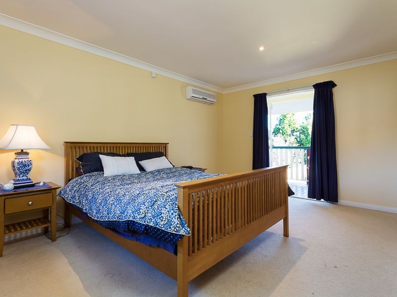 61 Provincial Road, Holland Park QLD 4121