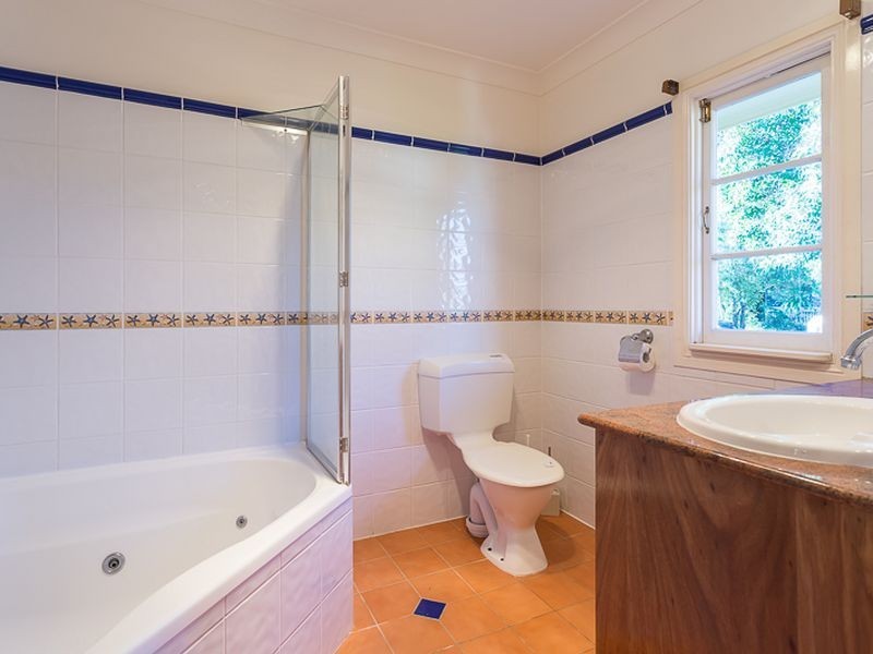 61 Provincial Road, Holland Park QLD 4121