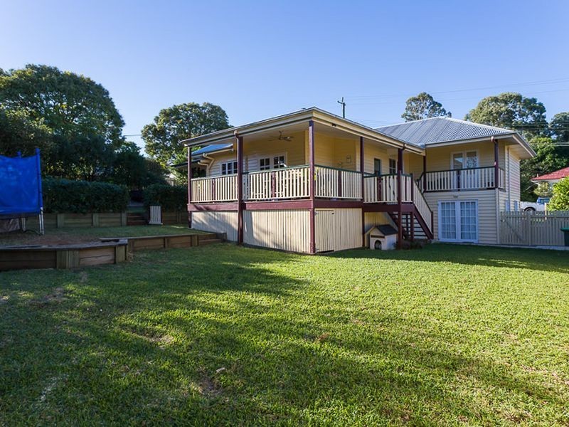 61 Provincial Road, Holland Park QLD 4121