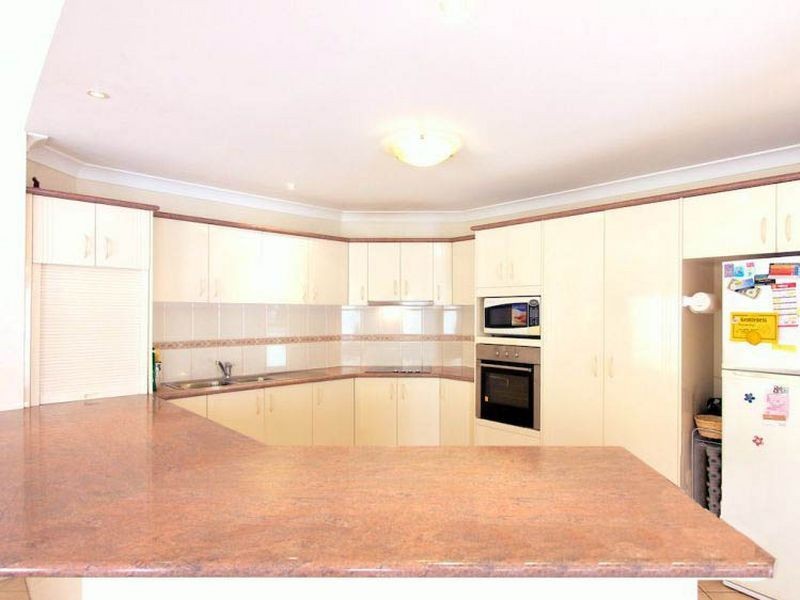 16 Golden Rain Pl, Stretton QLD 4116