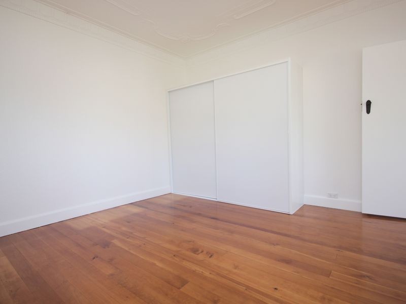 22 Curlewis St, Holland Park West QLD 4121