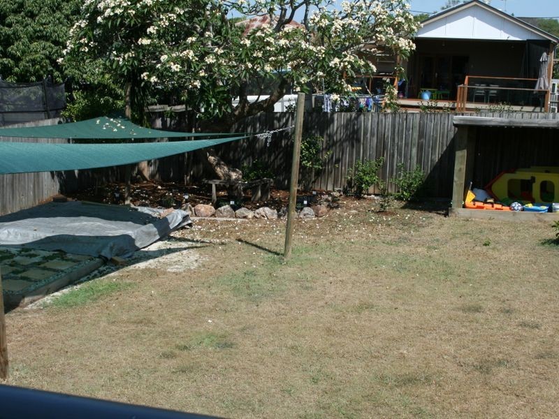 15 Burlington Street, Holland Park QLD 4121