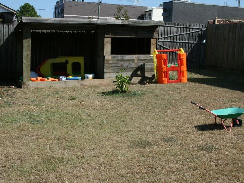 15 Burlington Street, Holland Park QLD 4121