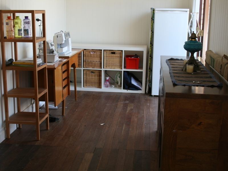 15 Burlington Street, Holland Park QLD 4121