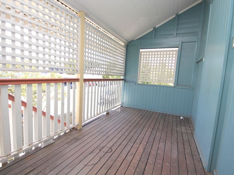 2/762 Logan Road, Holland Park QLD 4121