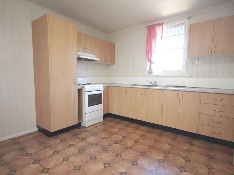 2/762 Logan Road, Holland Park QLD 4121