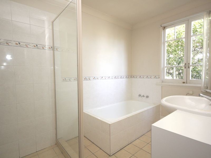 2/762 Logan Road, Holland Park QLD 4121