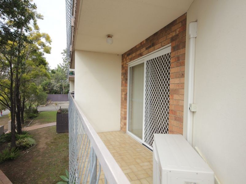 4/16 Swain Street, Holland Park West QLD 4121