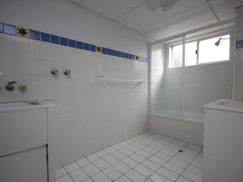 4/16 Swain Street, Holland Park West QLD 4121