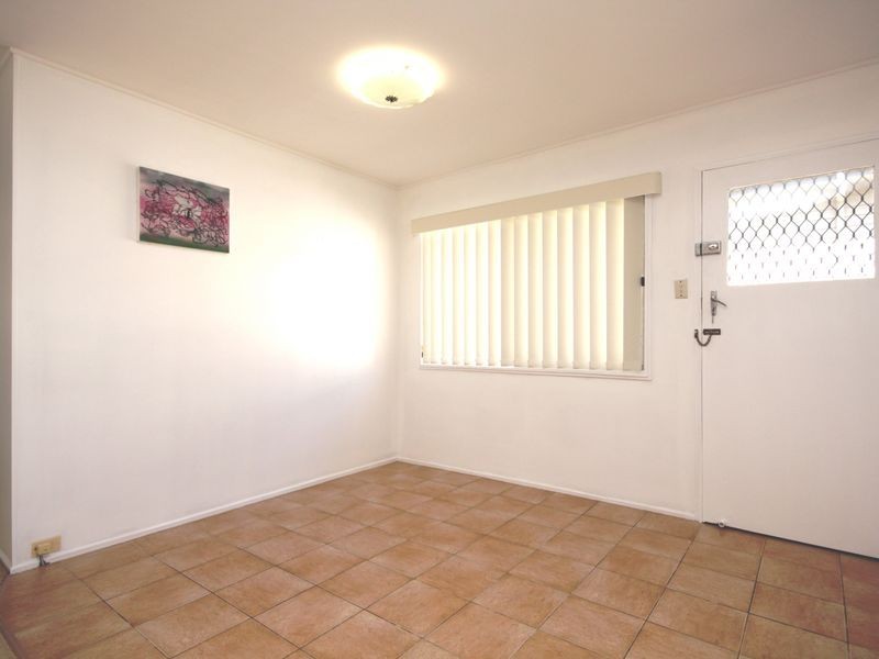 23 Arnold St, Holland Park QLD 4121