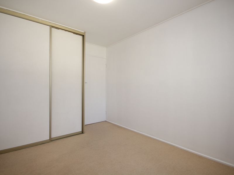 23 Arnold St, Holland Park QLD 4121