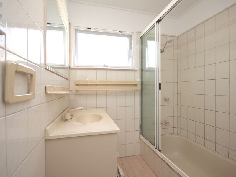 23 Arnold St, Holland Park QLD 4121