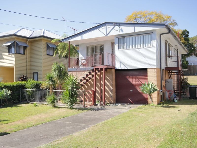 23 Arnold St, Holland Park QLD 4121