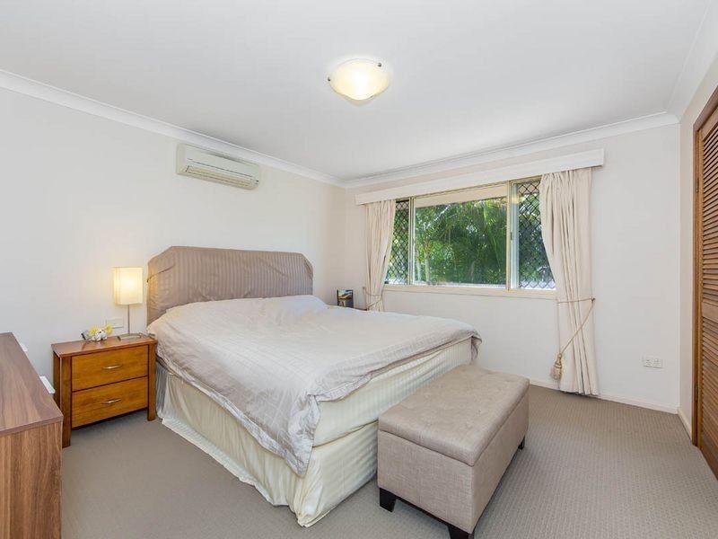 16 Flynn St, Holland Park West QLD 4121