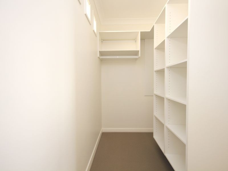 60 Sebring St, Holland Park West QLD 4121