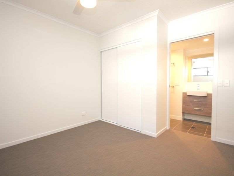 203/26 Macgroarty St, Coopers Plains QLD 4108