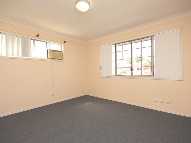 10 Huntington Ct, Calamvale QLD 4116