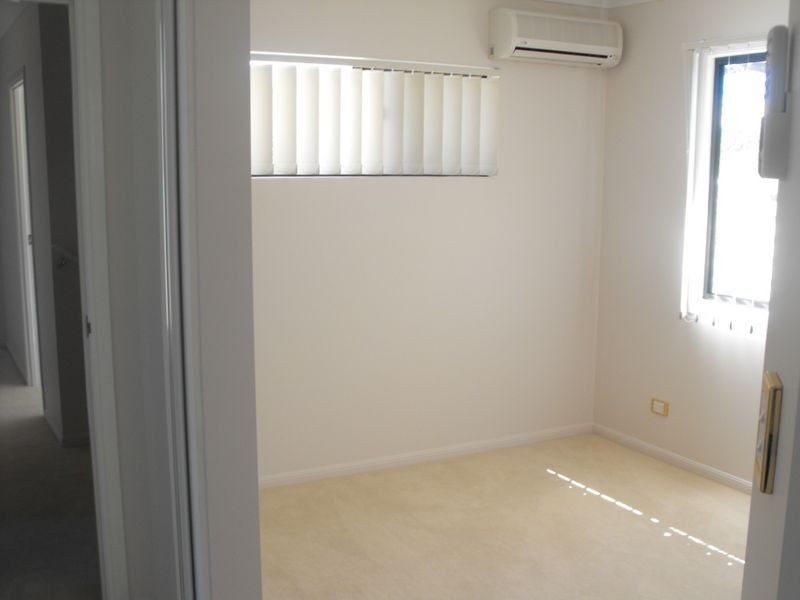 6/8 Cambridge St, Carina Heights QLD 4152