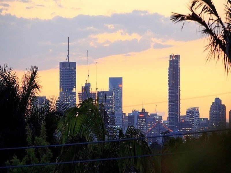 4 Howard St, Morningside QLD 4170