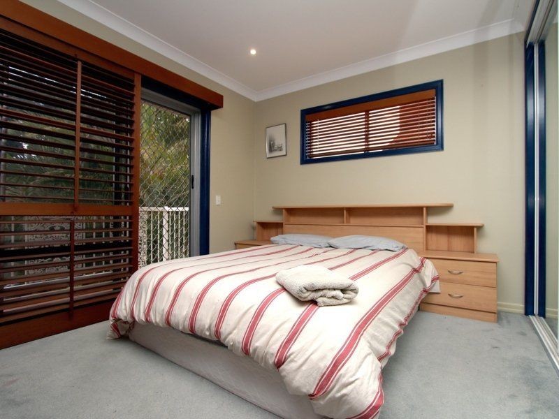 30 Faringdon St, Robertson QLD 4109