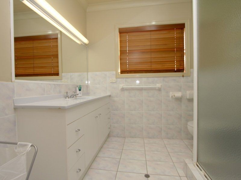 30 Faringdon St, Robertson QLD 4109