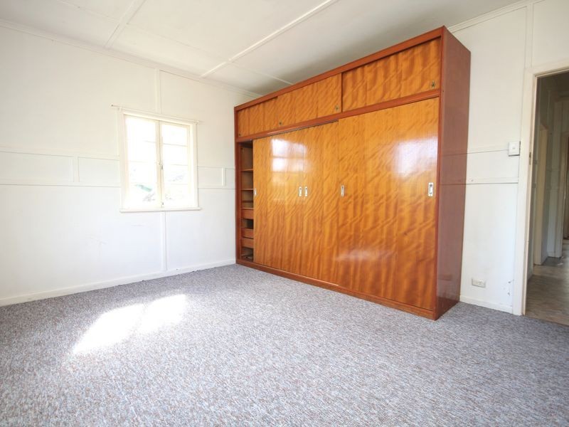 228 Beddoes Street, Holland Park QLD 4121